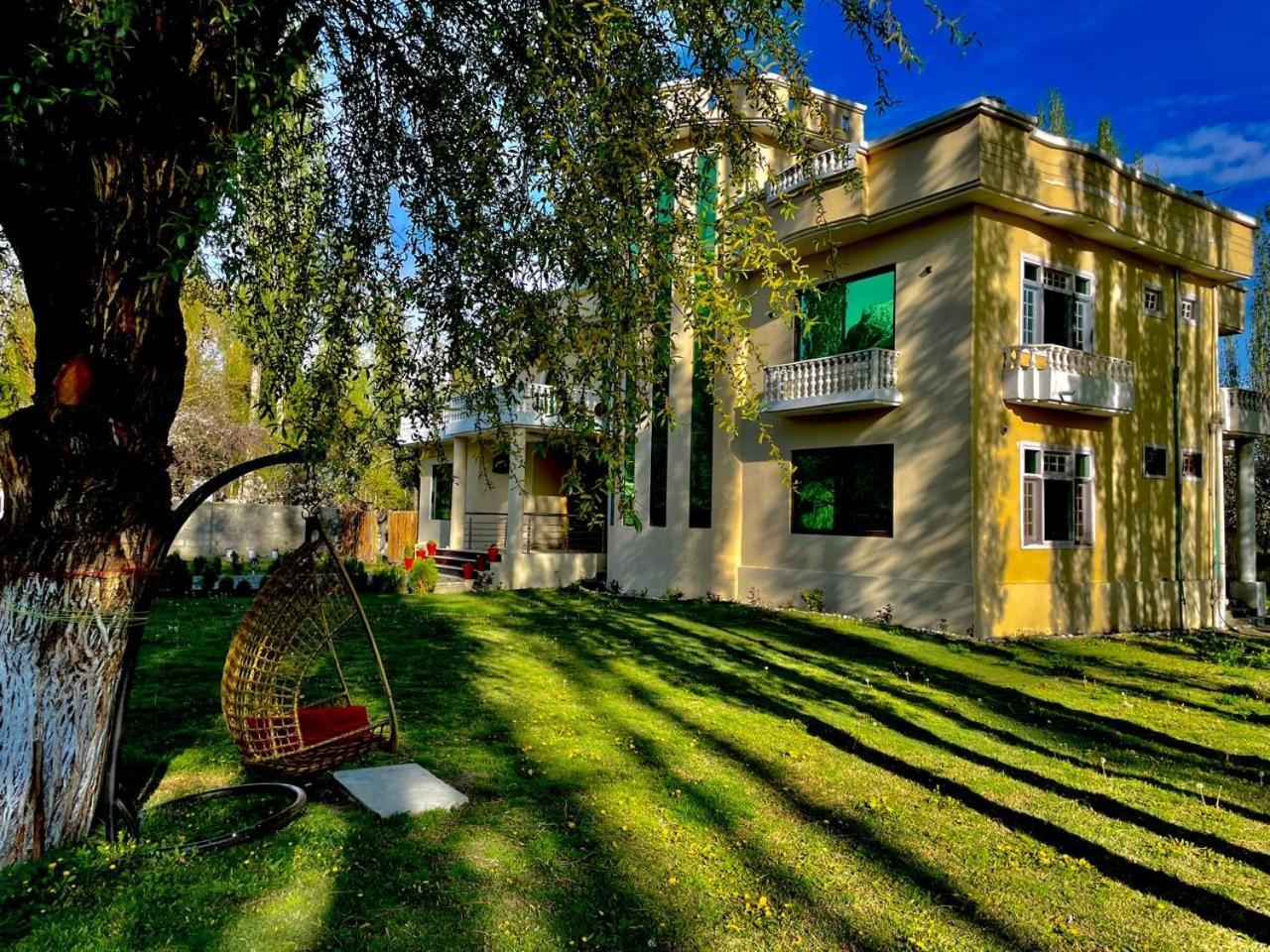 Skardu Saraye Hotel & Resort Dış mekan fotoğraf